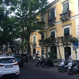 https://la-casa-di-joant.taorminaitalyhotels.com